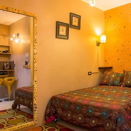 One32 Guesthouse Bejeweled Kingston Kültér fotó